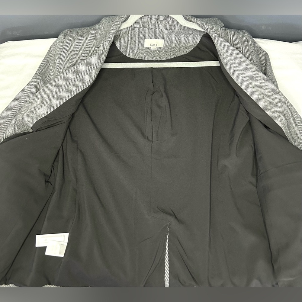 LOFT Blazer Womens 10 Gray Equestrian Herringbone Elbow Patch Crest Buttons Work - Picture 12 of 16